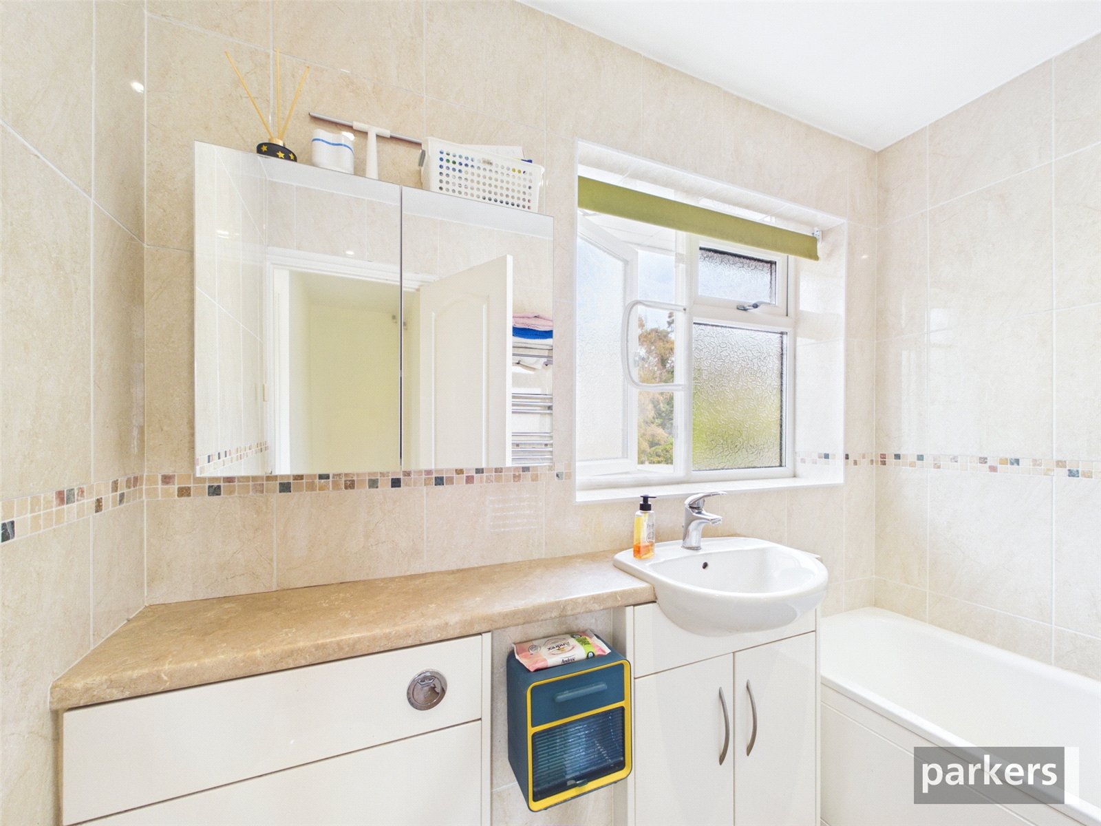 4 bedroom House for sale in Woodley, Reading, Berkshire