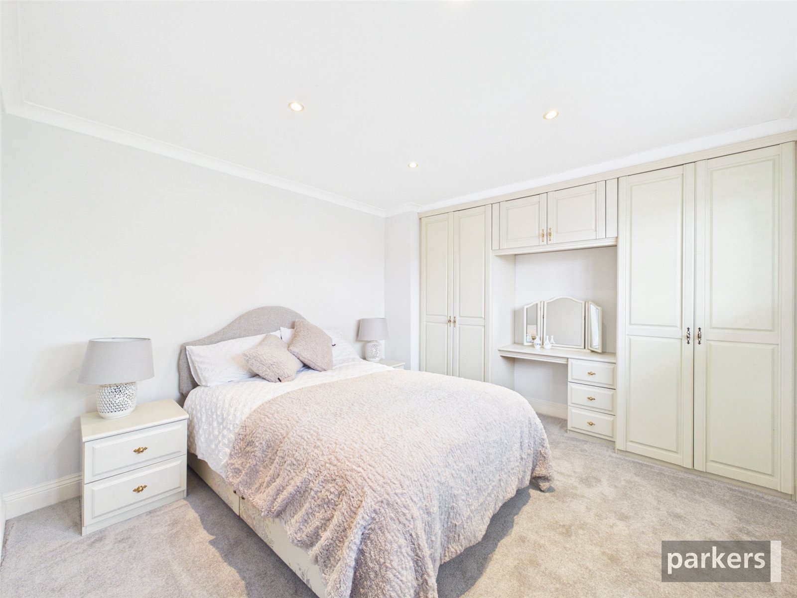 4 bedroom House for sale in Woodley, Reading, Berkshire