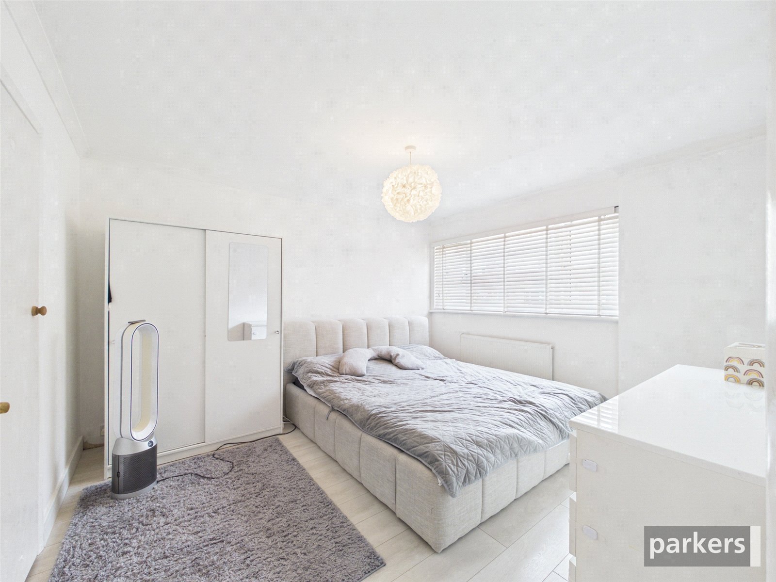 2 bedroom Flat for sale in Woodley, Reading, Berkshire