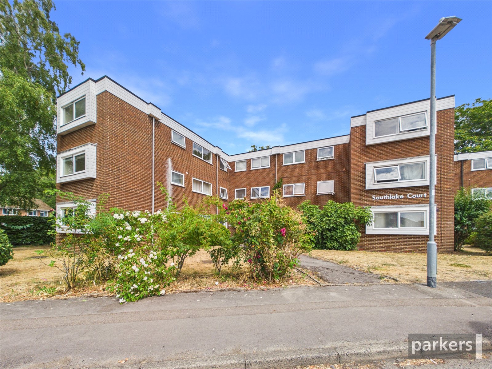 2 bedroom Flat for sale in Woodley, Reading, Berkshire