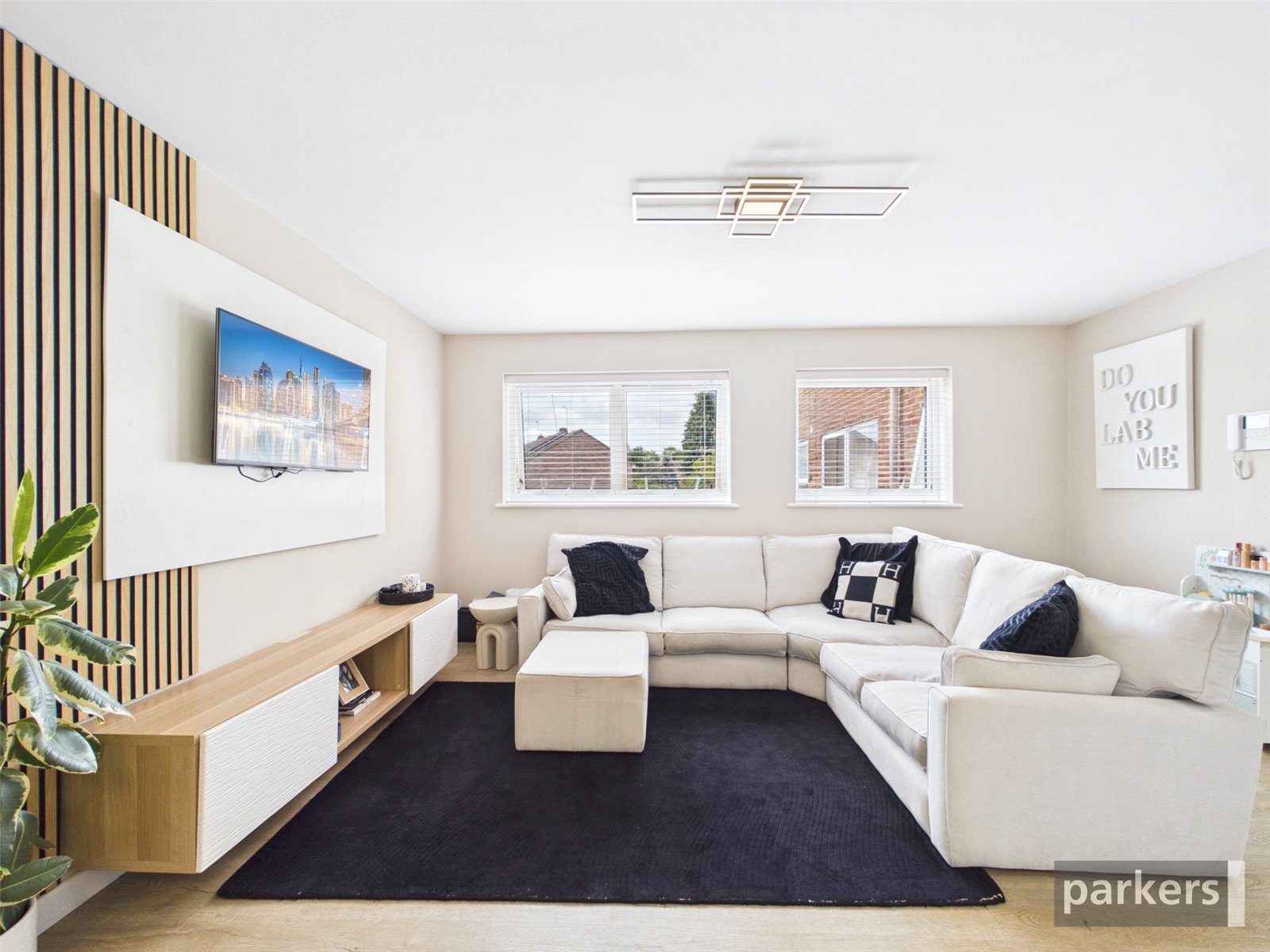 2 bedroom Flat for sale in Woodley, Reading, Berkshire