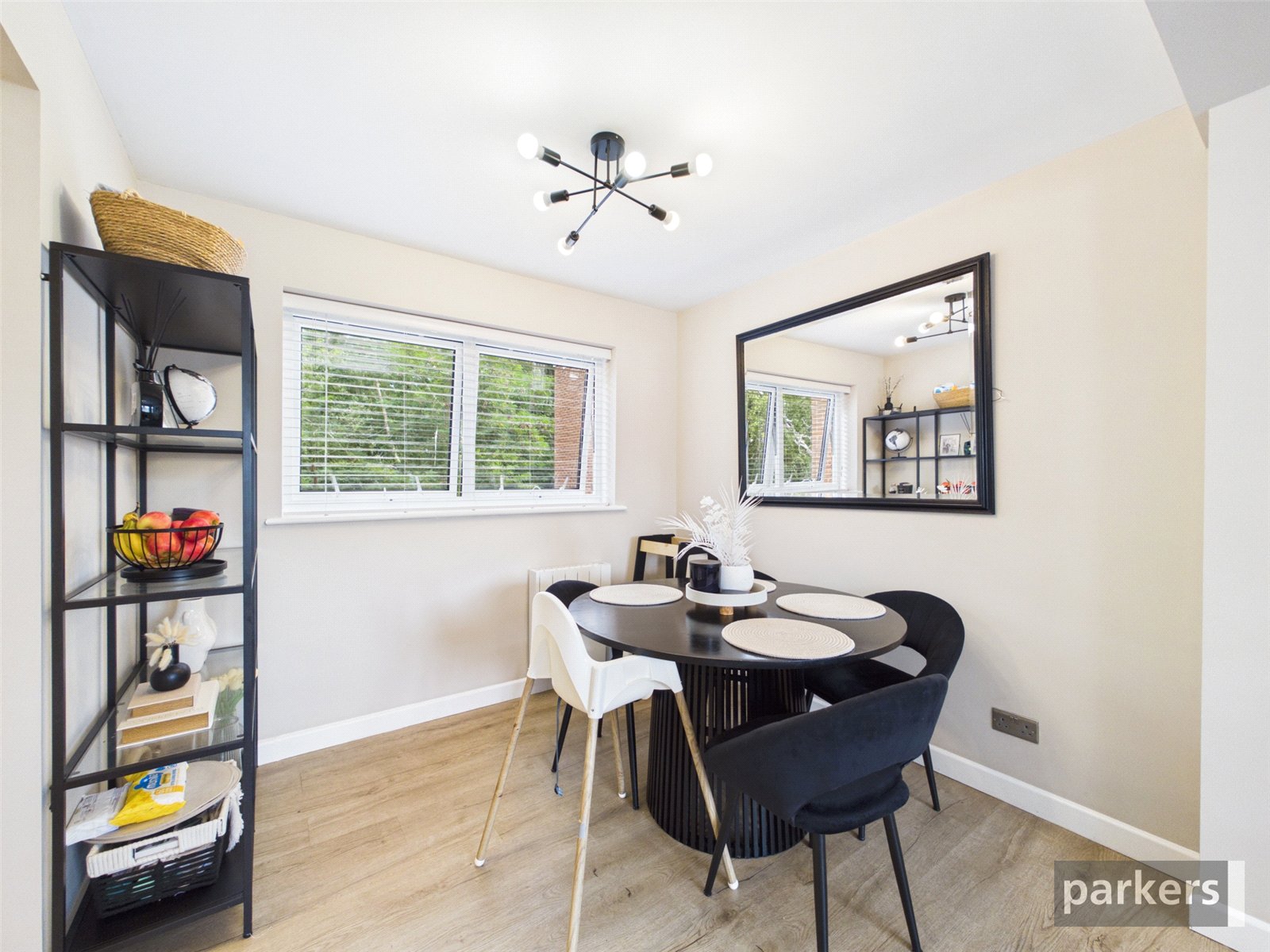 2 bedroom Flat for sale in Woodley, Reading, Berkshire