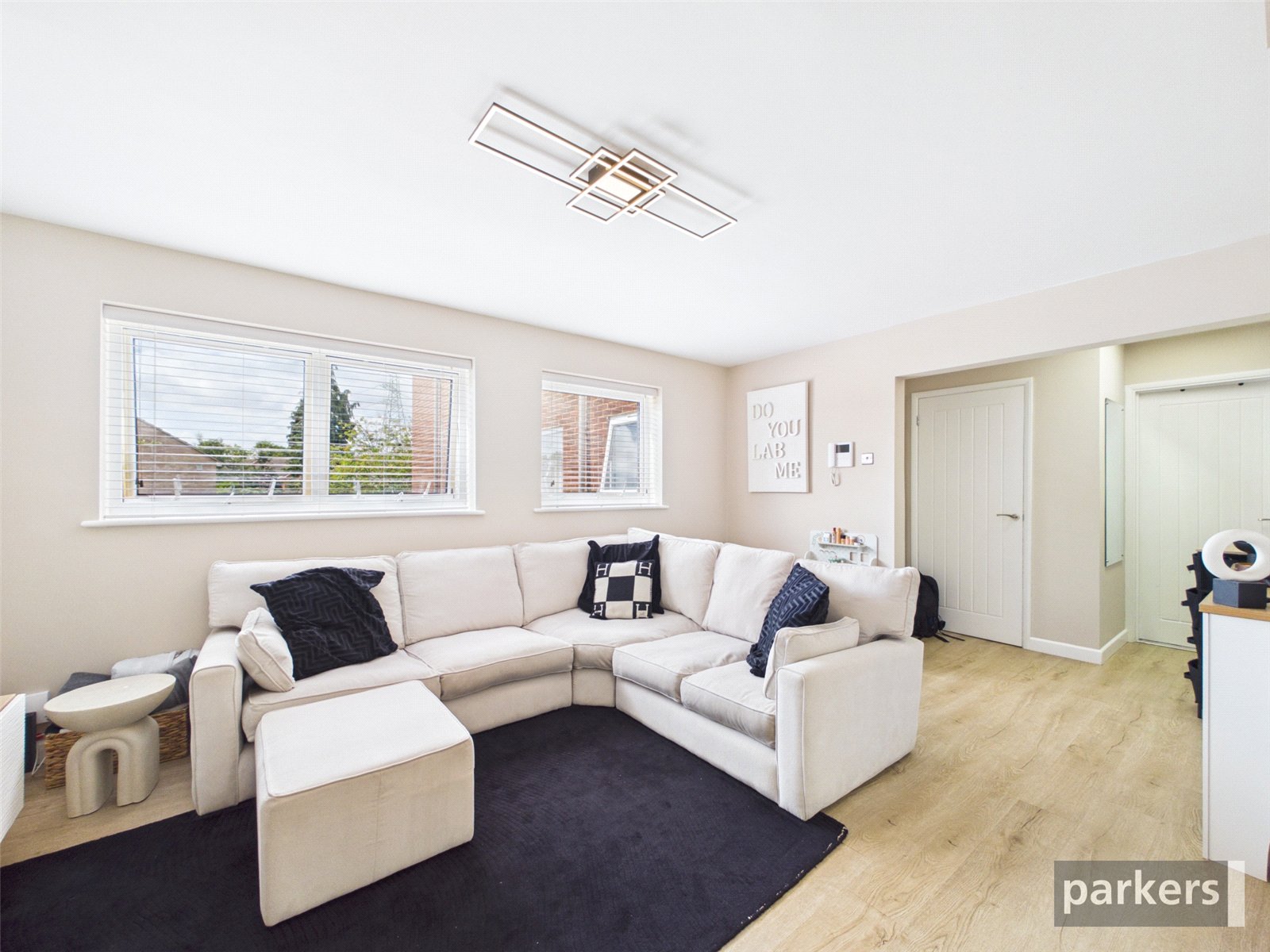 2 bedroom Flat for sale in Woodley, Reading, Berkshire