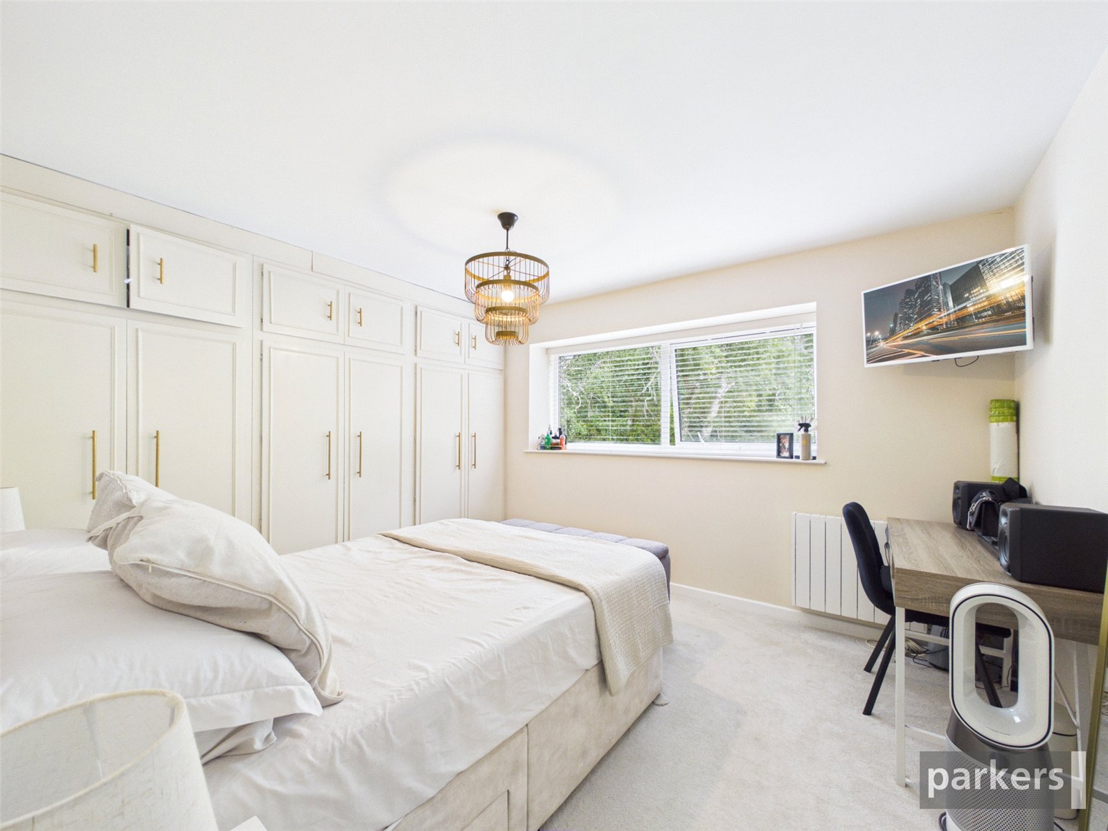 2 bedroom Flat for sale in Woodley, Reading, Berkshire