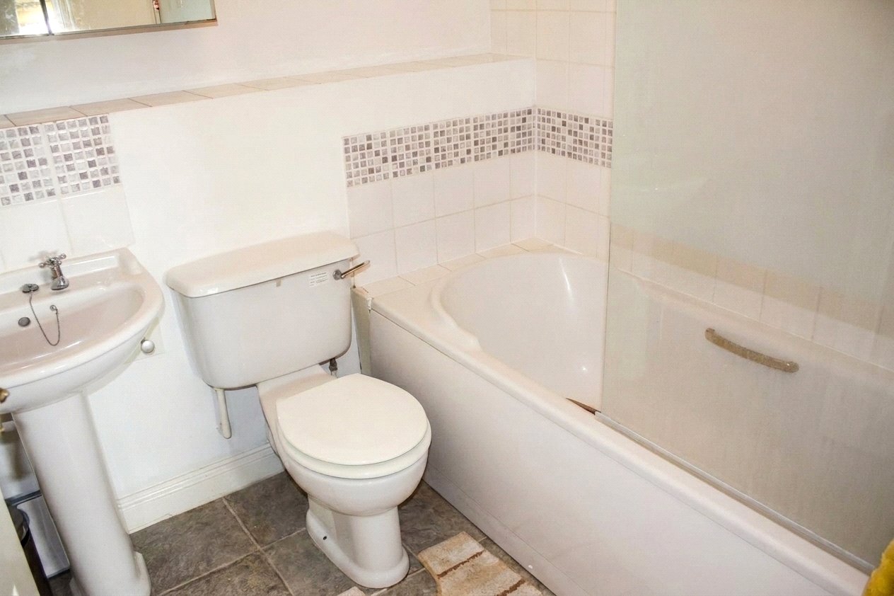 2 bedroom House to let in Lower Earley, Reading, Berkshire