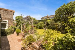 Amberlands Close, Backwell, BS48