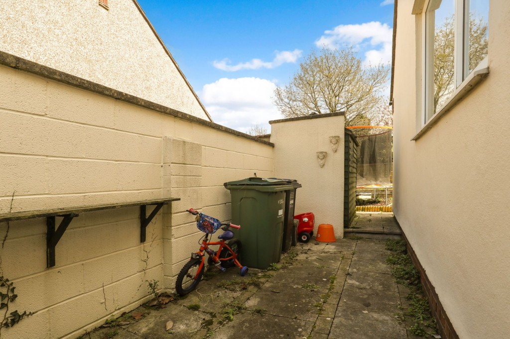 Heathfield Way, Nailsea, BS48