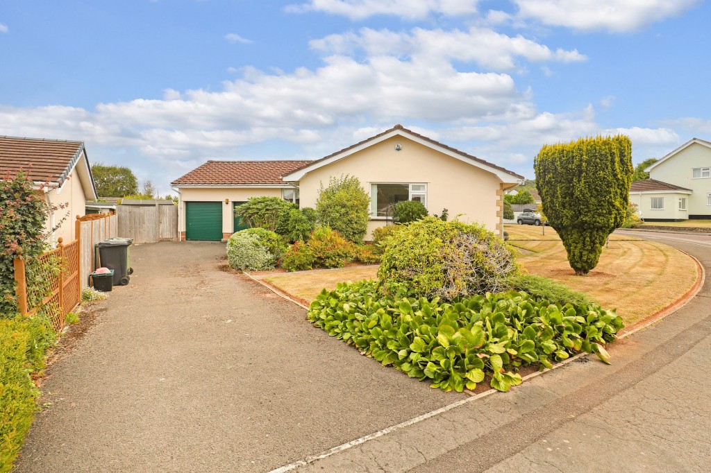 Karen Drive, Backwell, BS48