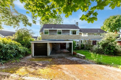 Uncombe Close, Backwell, BS48