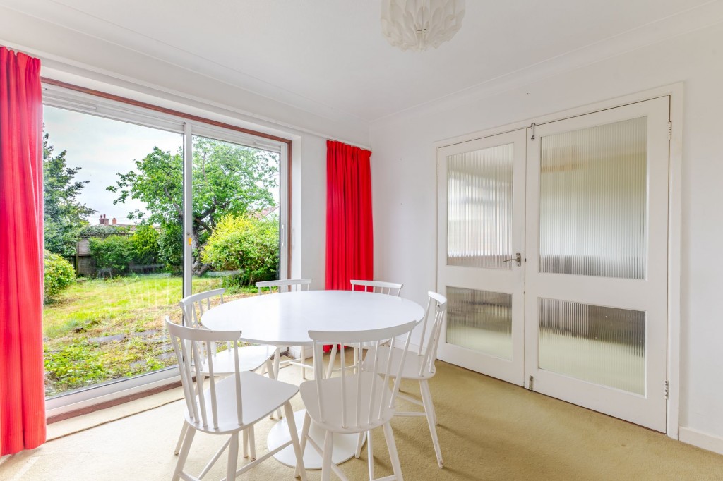 Uncombe Close, Backwell, BS48