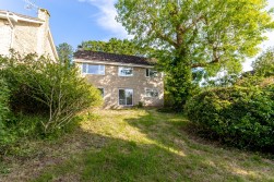 Uncombe Close, Backwell, BS48
