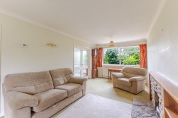 Uncombe Close, Backwell, BS48