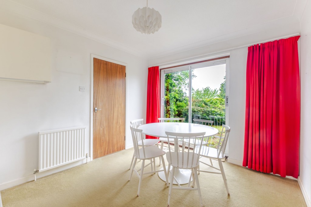 Uncombe Close, Backwell, BS48