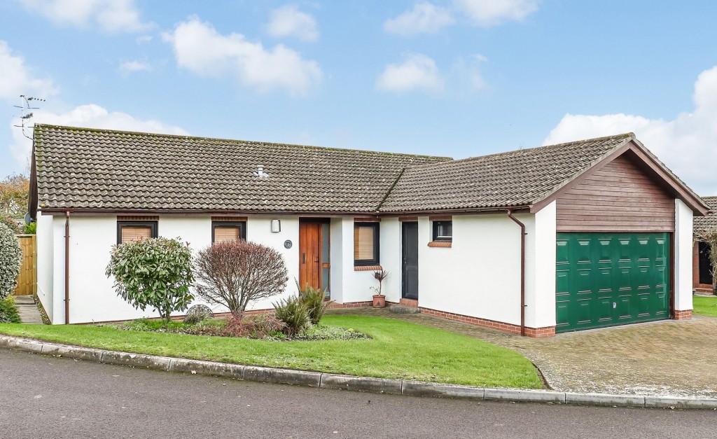 Karen Drive, Backwell, BS48