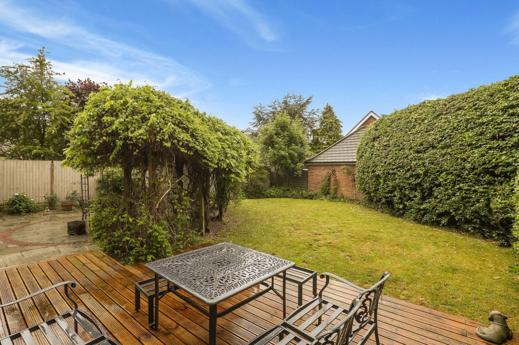 Warner Close, Cleeve, BS49