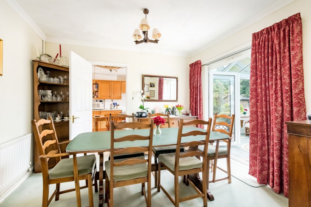 Uncombe Close, Backwell, BS48