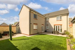 Colliers Gardens, Backwell, BS48