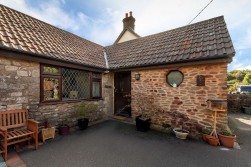 Bridgwater Road, Felton, BS40