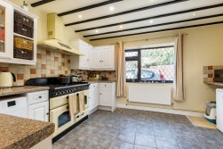 Bridgwater Road, Felton, BS40