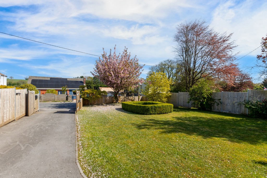 Downside Road, Backwell, BS48