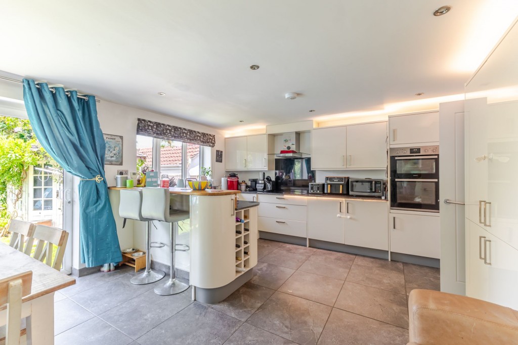 Union Street, Nailsea, BS48