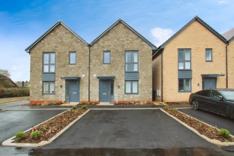 Room 3, 14 Golledge Crescent