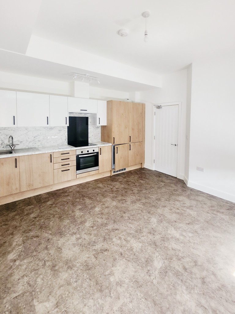 Room 3, 379 Bath Road