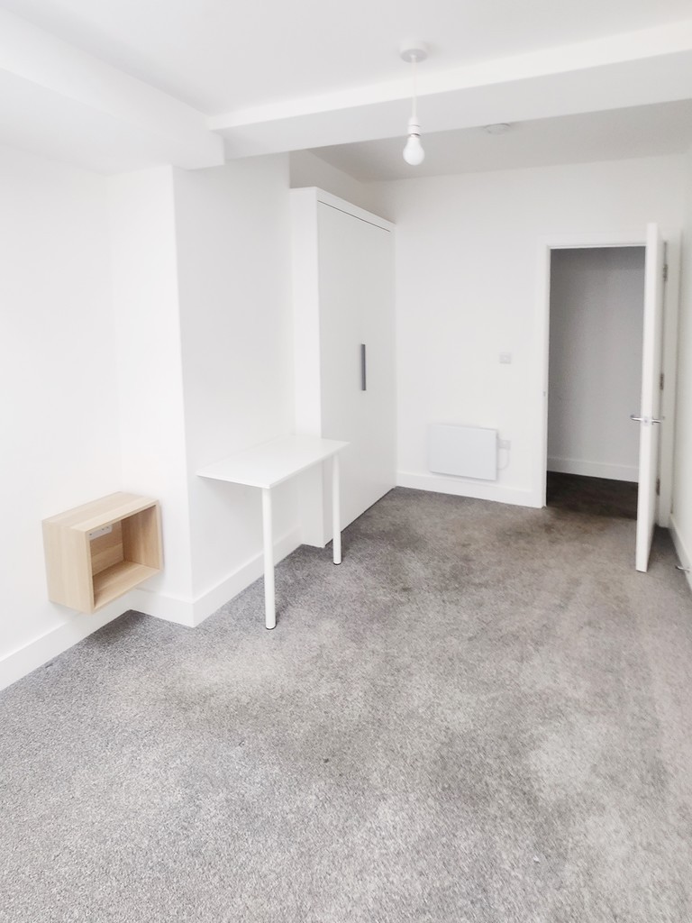 Room 2 Bath Road, Arnos Vale, Bristol