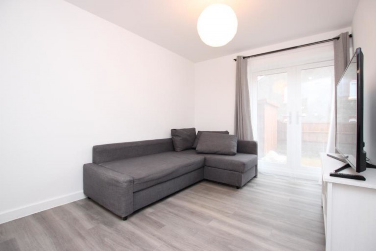 Room 2, 14 Golledge Crescent