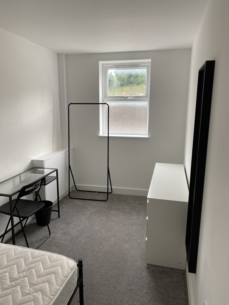 Room 2, Bath Road, Bristol