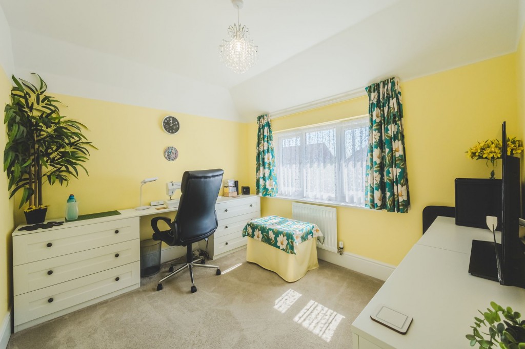 Diamond Crescent, Swindon, SN25