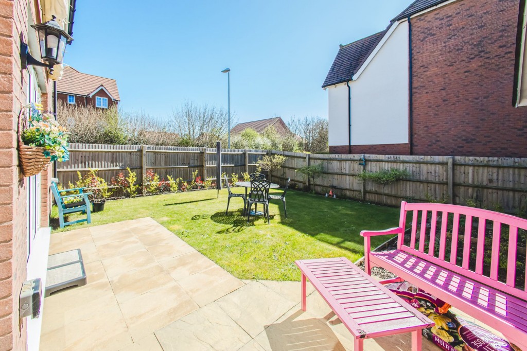 Diamond Crescent, Swindon, SN25