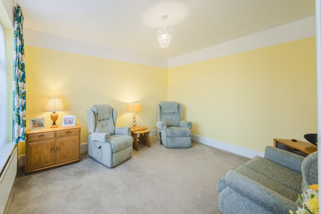 Diamond Crescent, Swindon, SN25