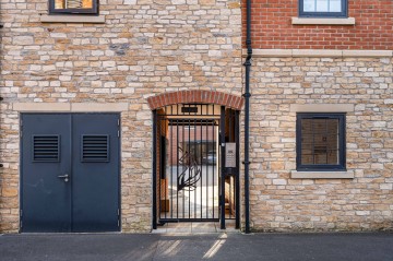 Old Brewery Lane, Swindon, SN1