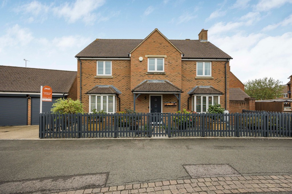 Helena Road, Swindon, SN25