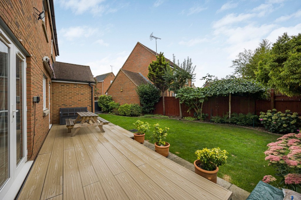 Helena Road, Swindon, SN25