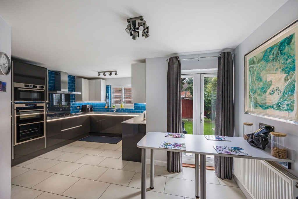 Helena Road, Swindon, SN25
