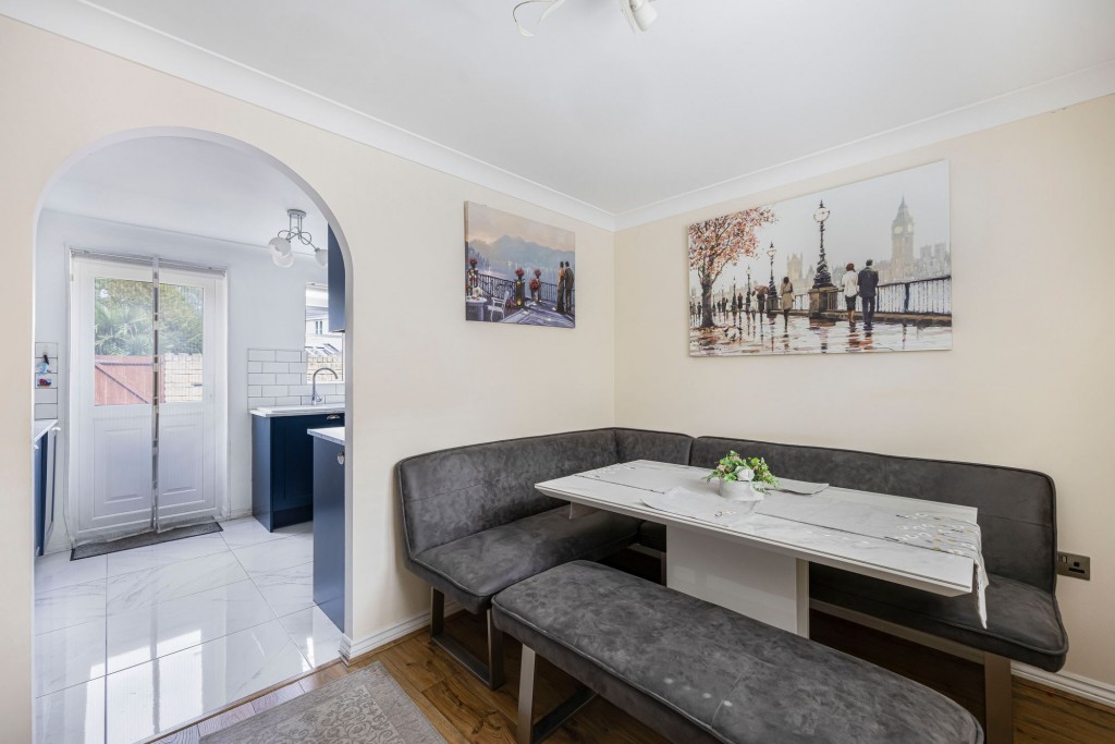 Mayfly Road, Swindon, SN25