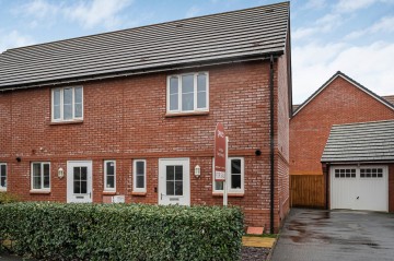 Toynbee Avenue, Tadpole Garden Village, SN25