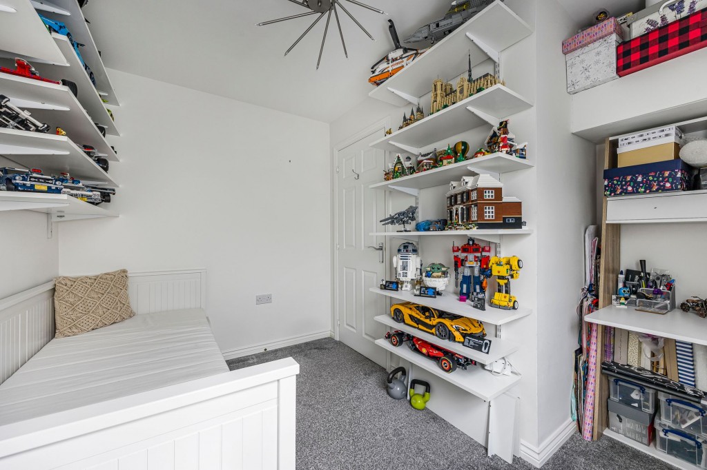 Mayfly Road, Swindon, SN25