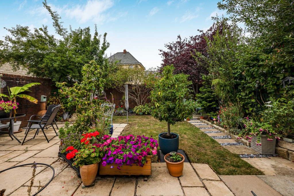 Gaveller Road, Swindon, SN25