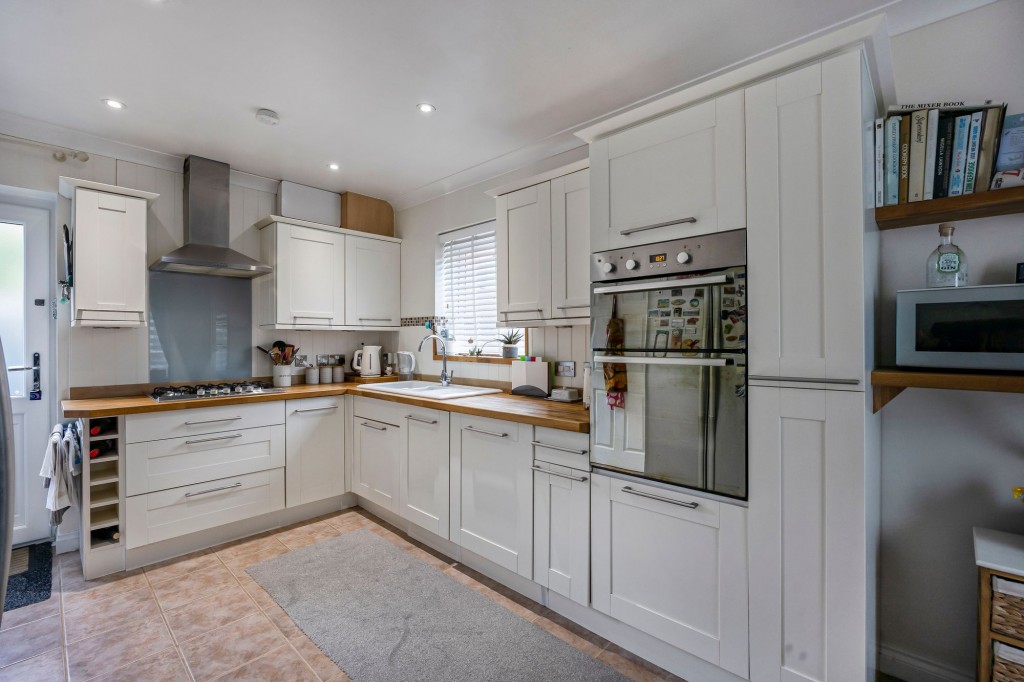 Gaveller Road, Swindon, SN25
