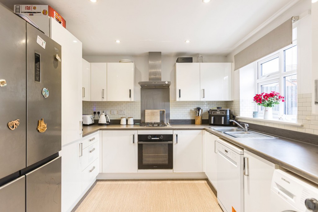 Mackay Crescent, Tadpole Garden Village, SN25