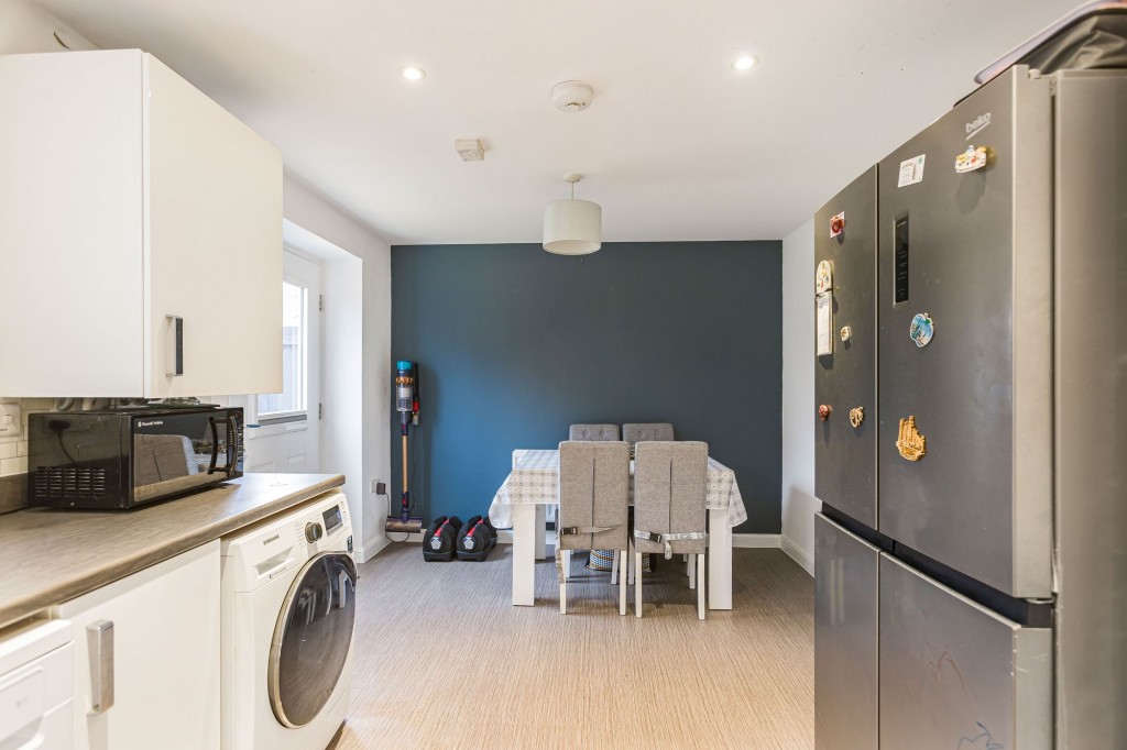 Mackay Crescent, Tadpole Garden Village, SN25