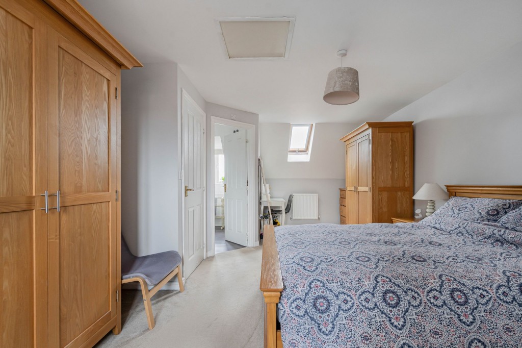 Malone Avenue, Swindon, SN25