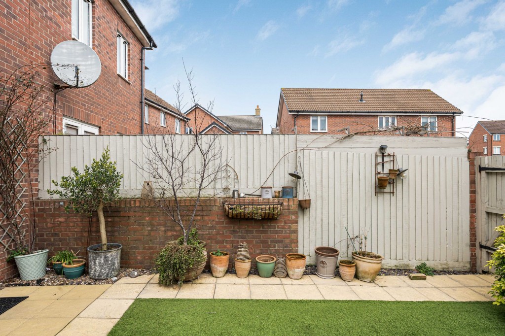 Malone Avenue, Swindon, SN25