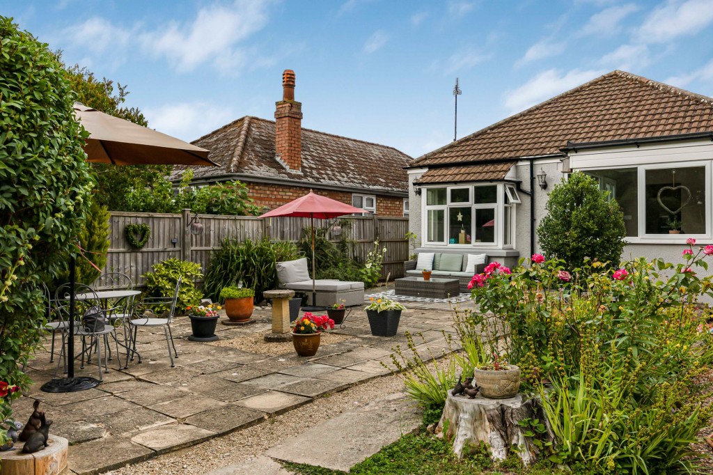 Cheney Manor Road, Swindon, SN2