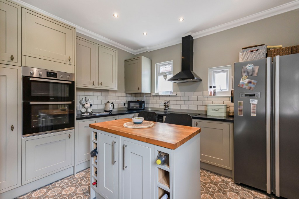 Cheney Manor Road, Swindon, SN2