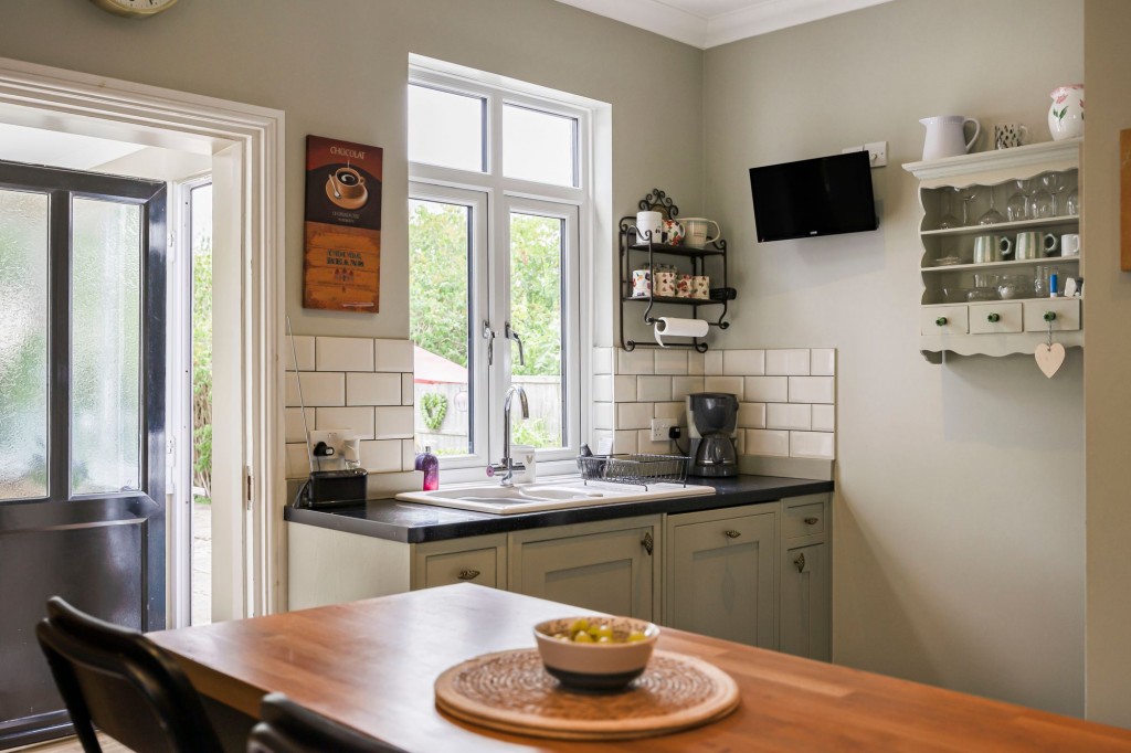 Cheney Manor Road, Swindon, SN2