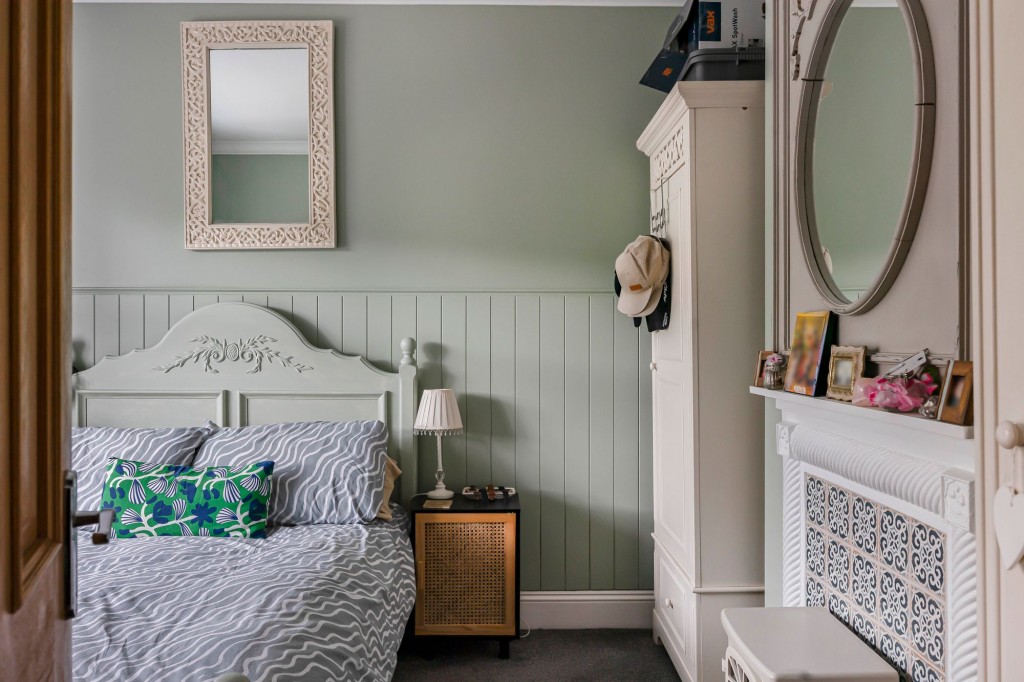 Cheney Manor Road, Swindon, SN2